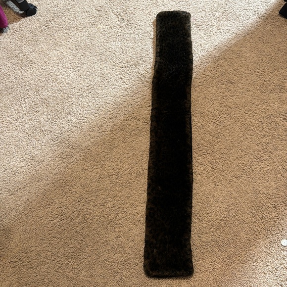 Scarf - Picture 2 of 5